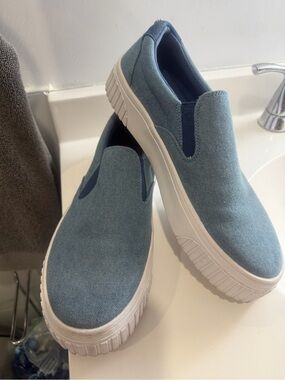 Nine West Light Blue Denim Slip-On Platform Sneakers